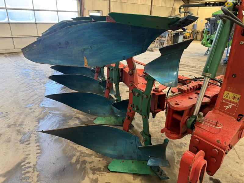 Kverneland LD100 plow 29