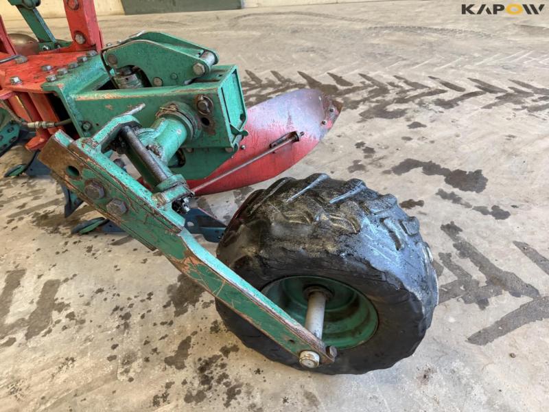 Kverneland LD100 plow 34