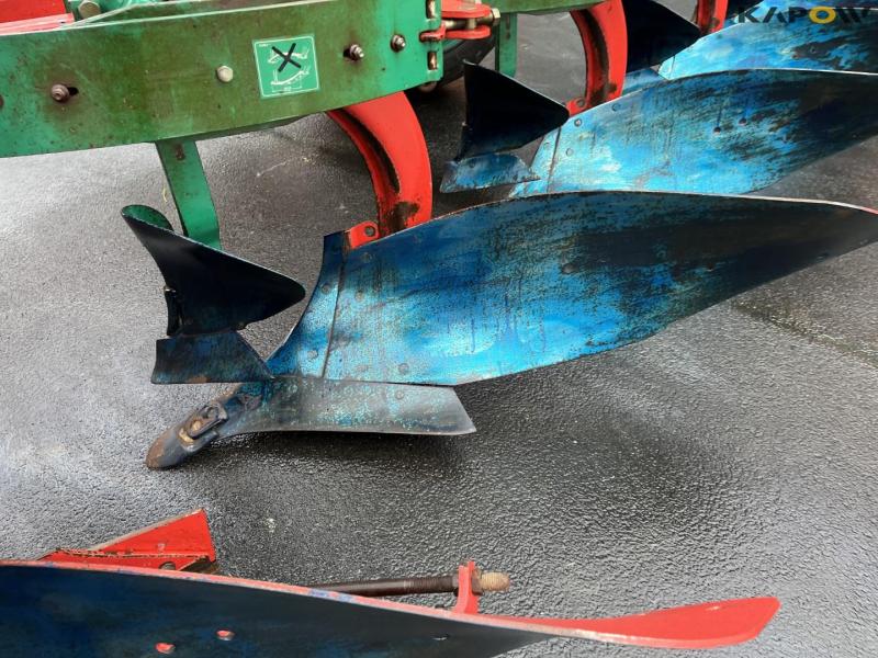 Kverneland PG100 7 furrow reversible plough 13
