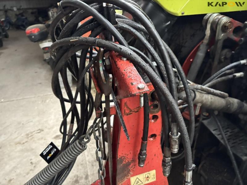 Kverneland PG100 8 furrow plough 17
