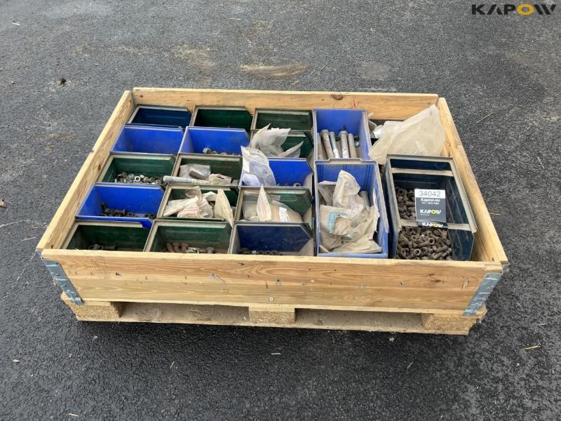 Kverneland plough bolts 8