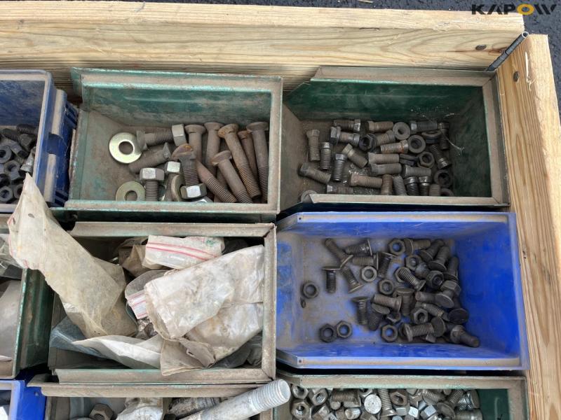 Kverneland plough bolts 11