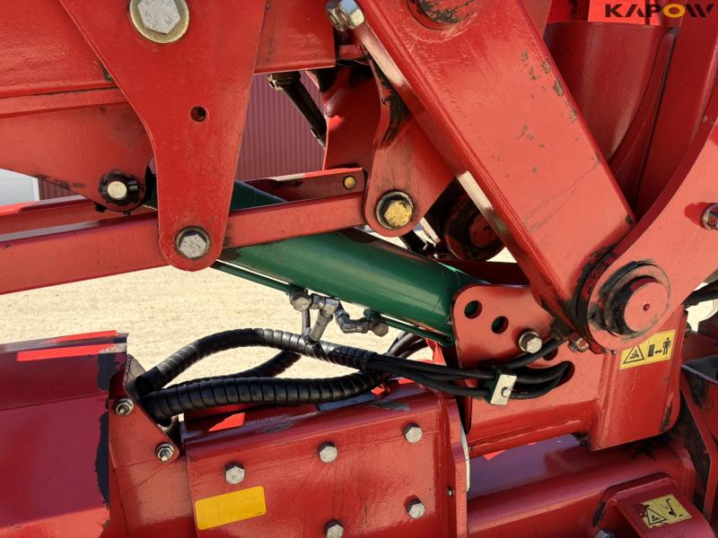Kverneland PW 100 8 furrow reversible plough 24