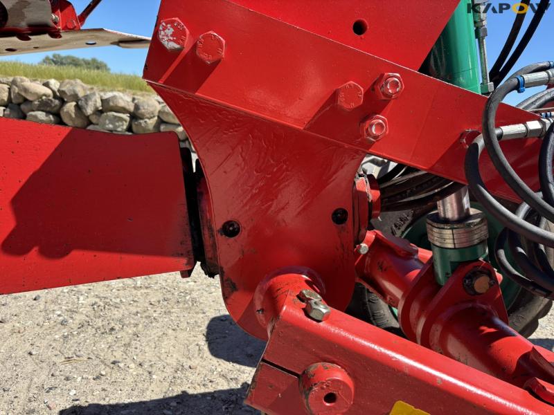 Kverneland PW 100 8 furrow reversible plough 77