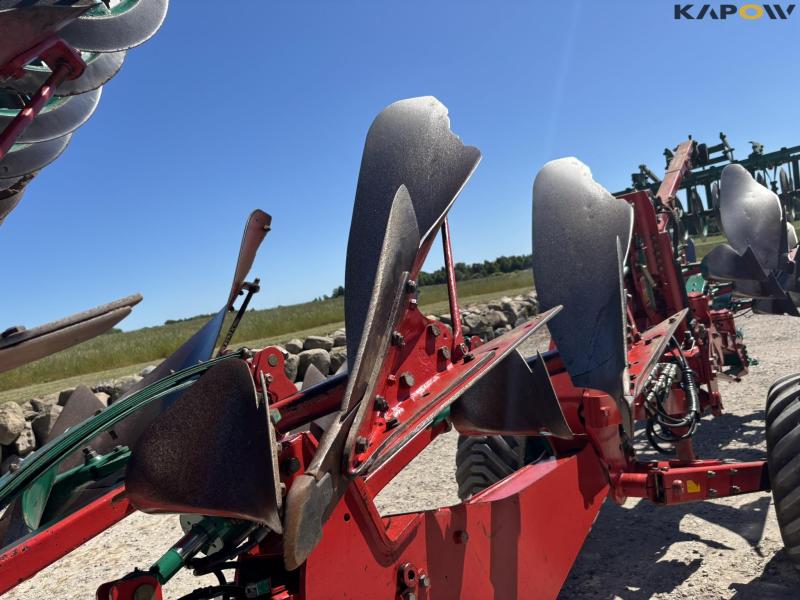 Kverneland PW 100 8 furrow reversible plough 81