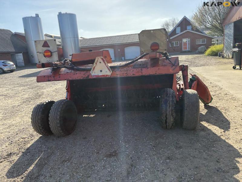 Kverneland taarup 338b/328E seeding set with front mower 6