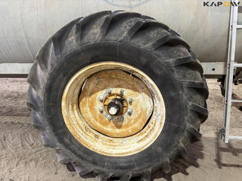 The Låsby wagon 6000 liters 33