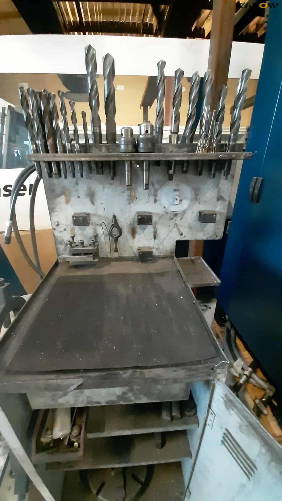 Labor 200S lathe with equipment 5