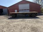 Flatbed truck with brakes on 1 axle 7