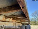 Flatbed truck with brakes on 1 axle 16