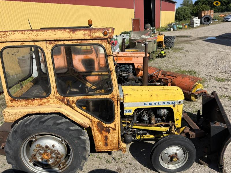 Leyland 154 with snowplow 4