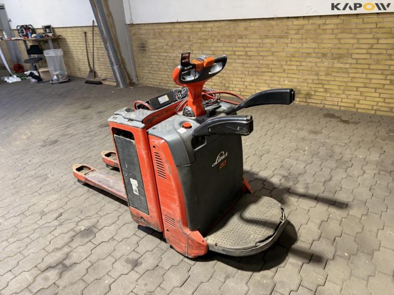 Linde 20 electric stacker 7