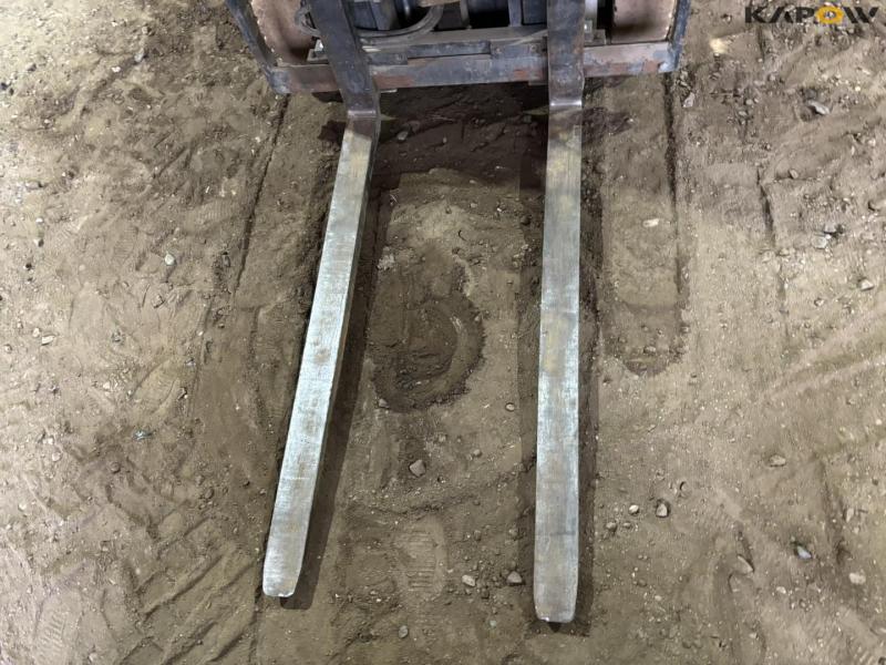 Linde E16 Electric forklift 10