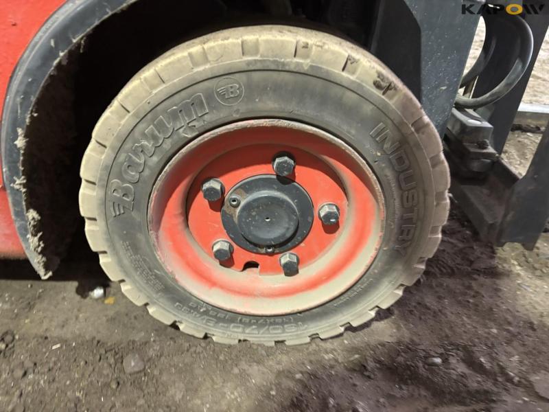 Linde E16 Electric forklift 22