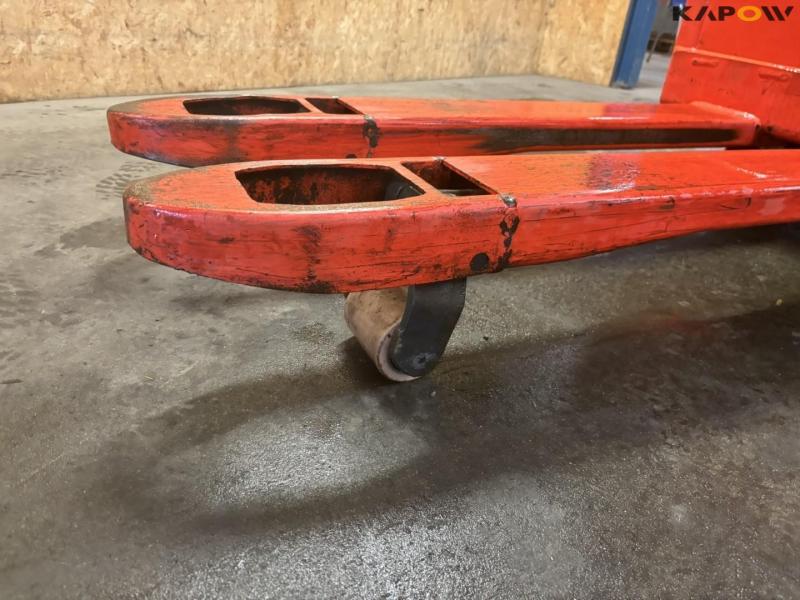 Linde T16 electric stacker 14