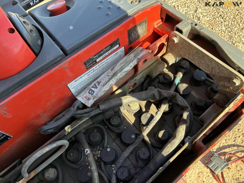 Linde T20AP electric stacker 13