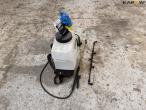 Linds backpack sprayer and pump sprayer 4