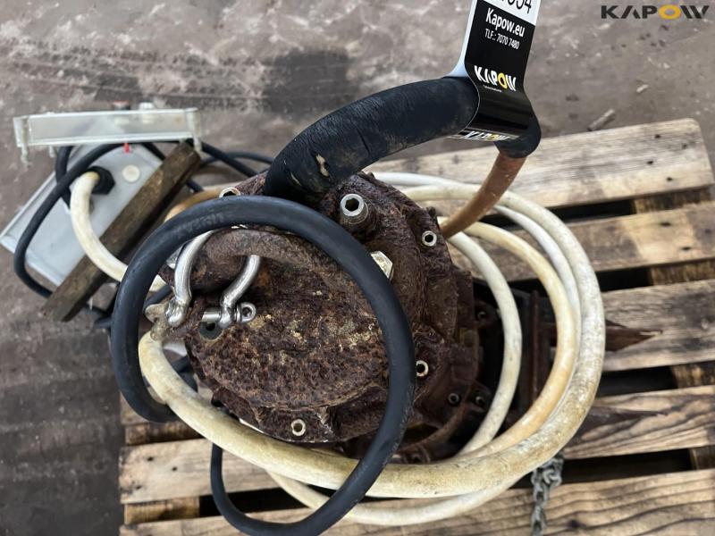 LJM Vl-L-10-100 pump 13