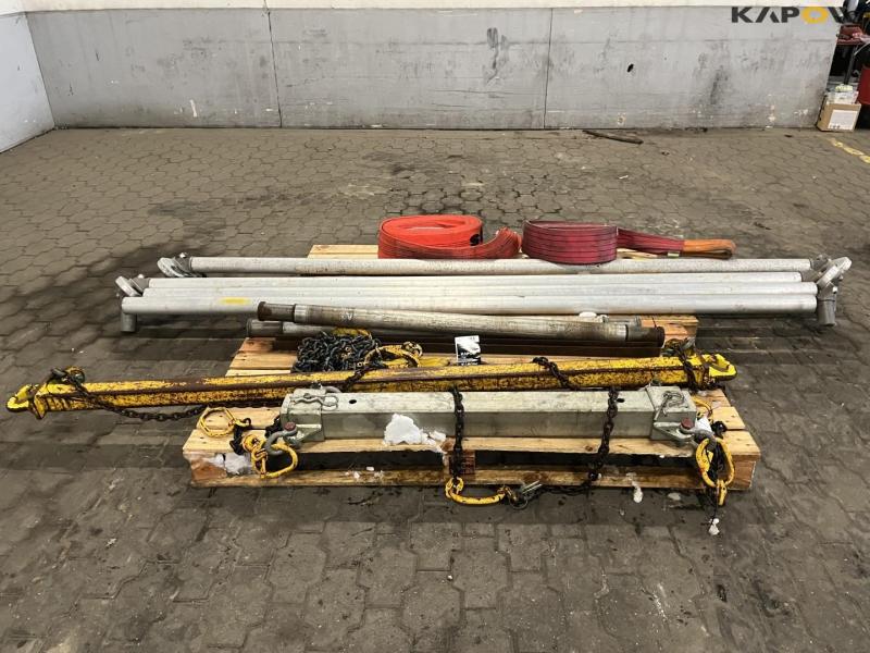 Lifting yoke and cable of rollers for drums 2