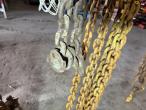 Lifting chains 24
