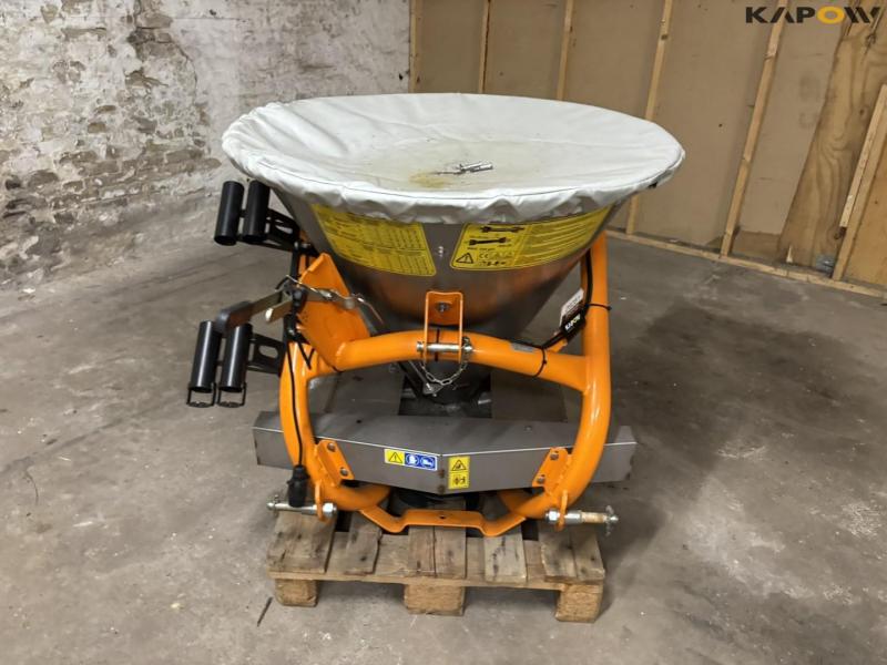 LS Cosmo P-Pro 180 salt spreader - NEW 2