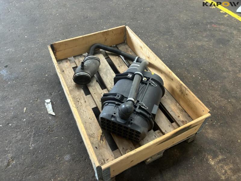 Air filter box for Valtra S-series 4