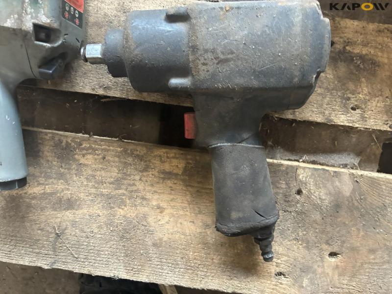Air wrenches 16