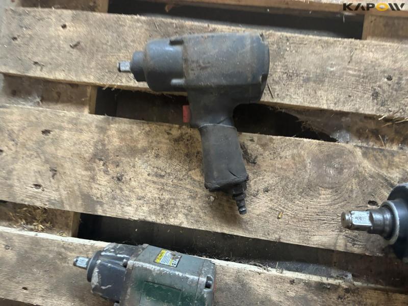 Air wrenches 20