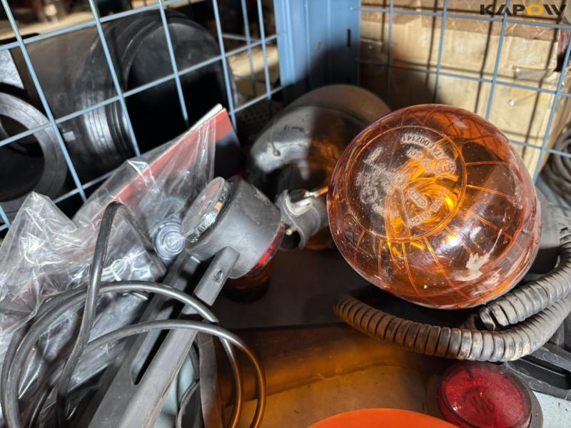 Lights and electrical items 32