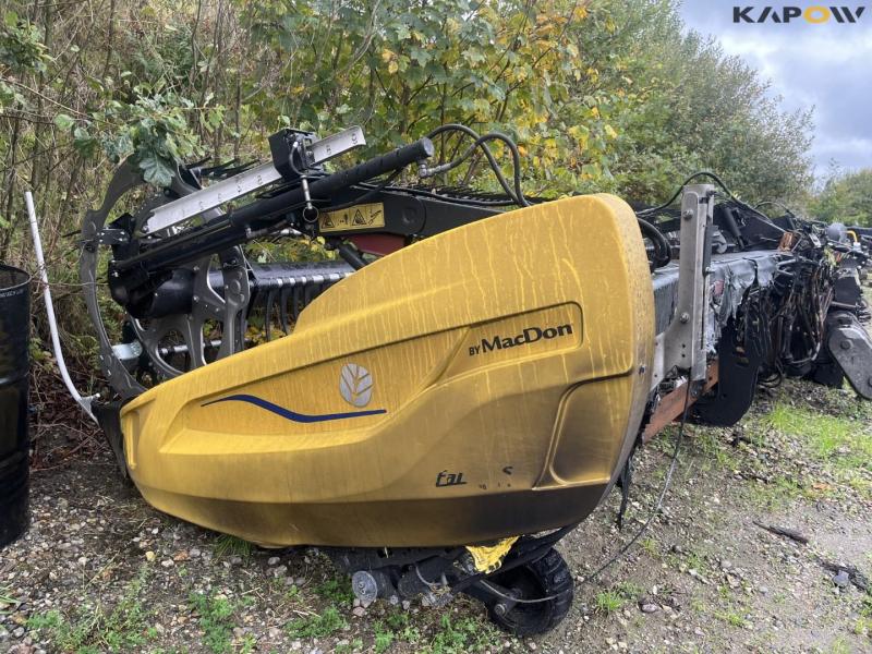 Macdon FD245 header 3