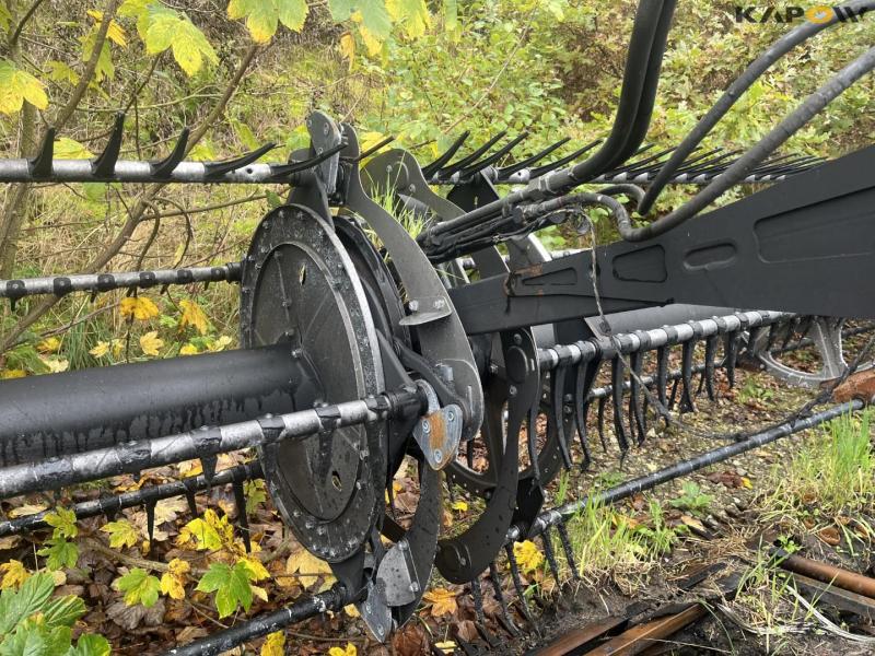 Macdon FD245 header 27