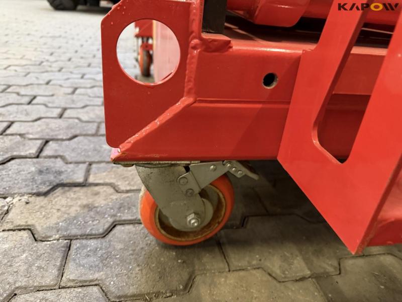 Magni ES0607M scissor lift 13