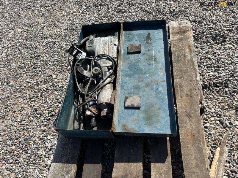Makita HM1304 concrete hammer 3
