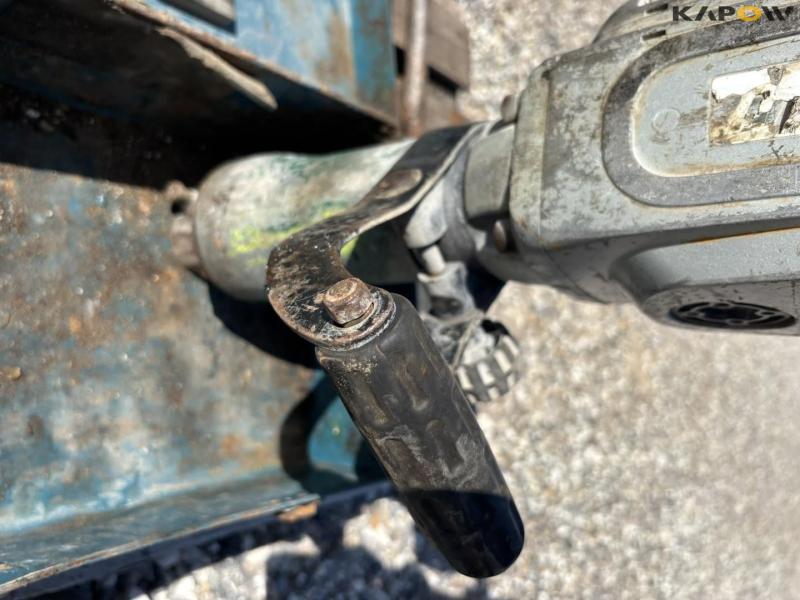 Makita HM1304 concrete hammer 7