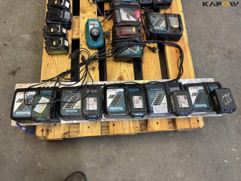 Makita charger and batteries - large lot 14