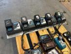 Makita charger and batteries - large lot 5