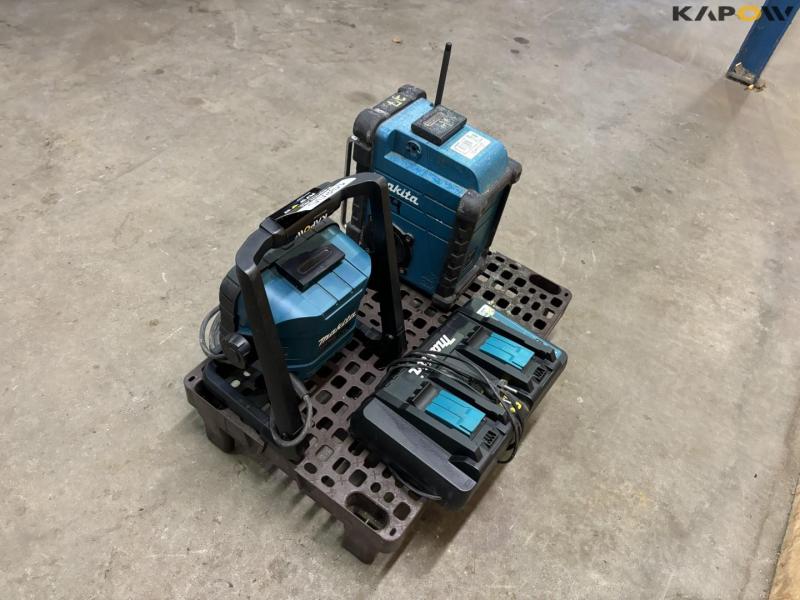 Makita Radio, Lamp and Charger 6