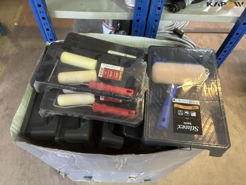 Paint and equipment 31