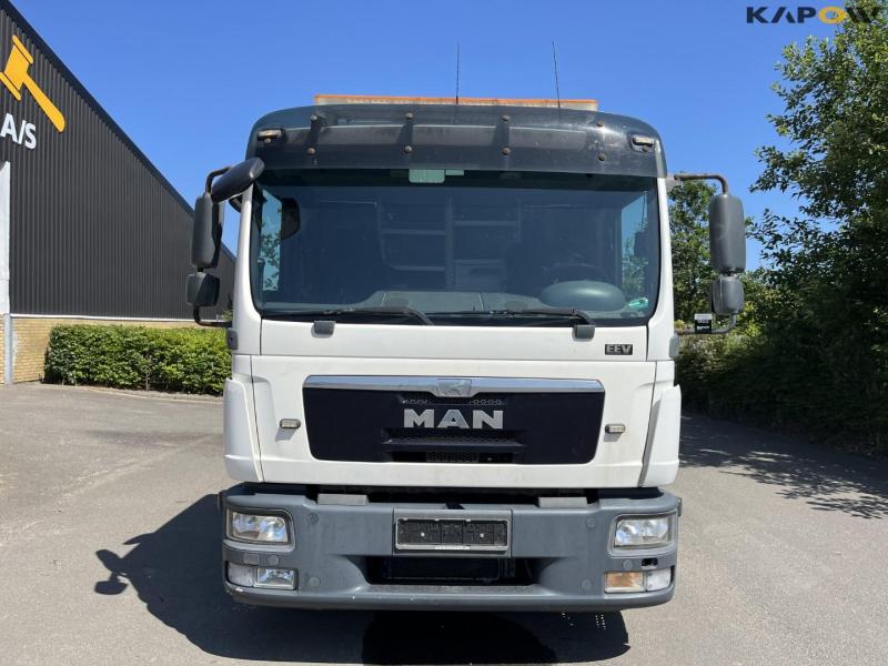 Man TGL 12,180 truck with Versalift VT-145-f lift 2