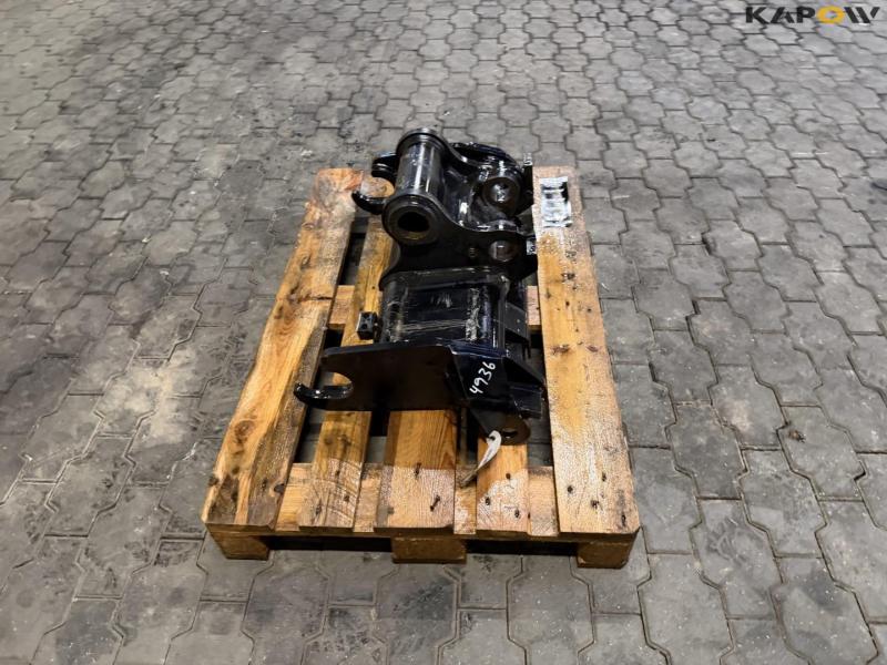 Manitou hydraulic quick hitch 4