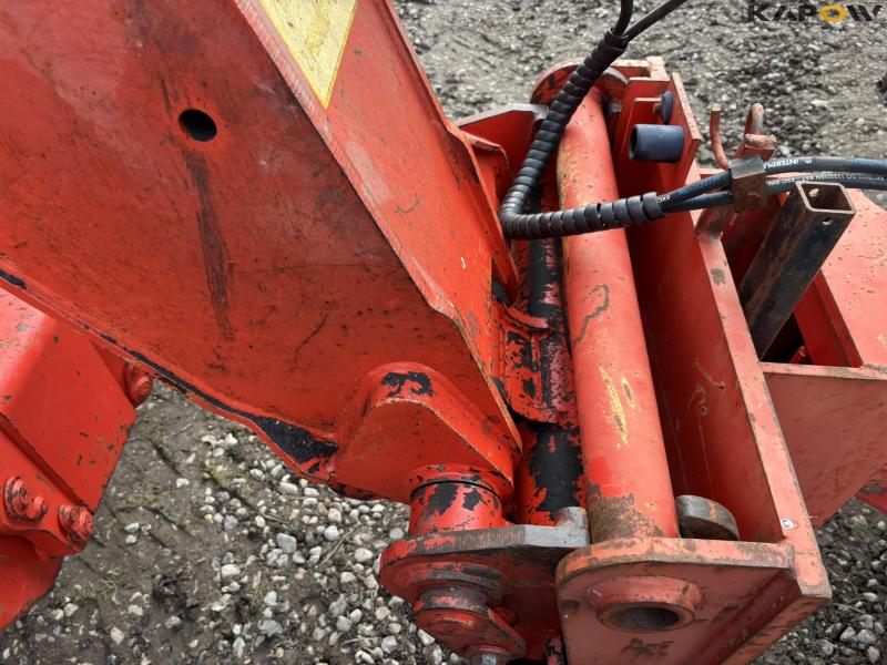 Manitou MT 1233S telescopic handler 19