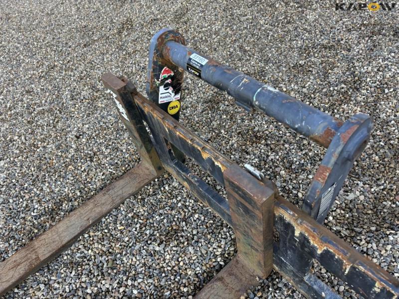 Manitou pallet forks 10