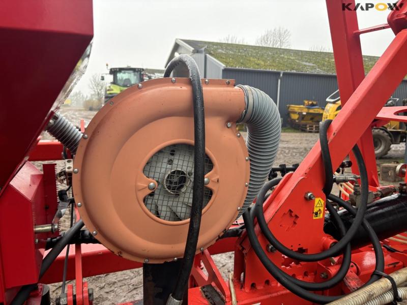 Maschio corn cleaner with HE-VA seed box 17