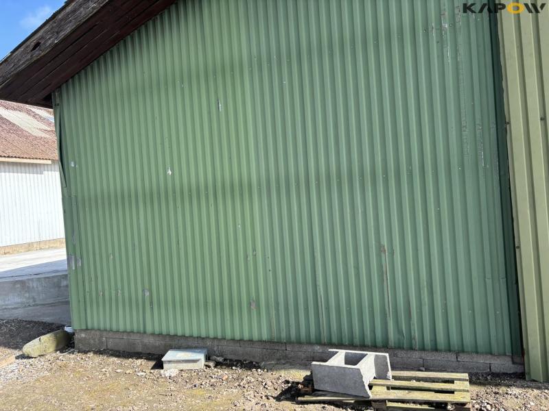 Engine house approx. 400 m2 15