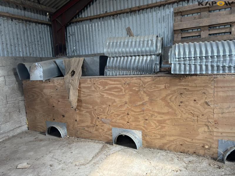 Engine house approx. 400 m2 52