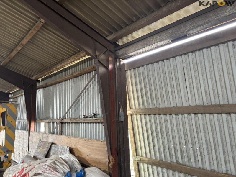 Engine house approx. 400 m2 56