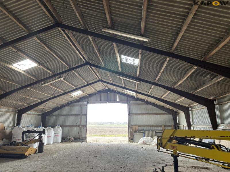 Engine house approx. 400 m2 57