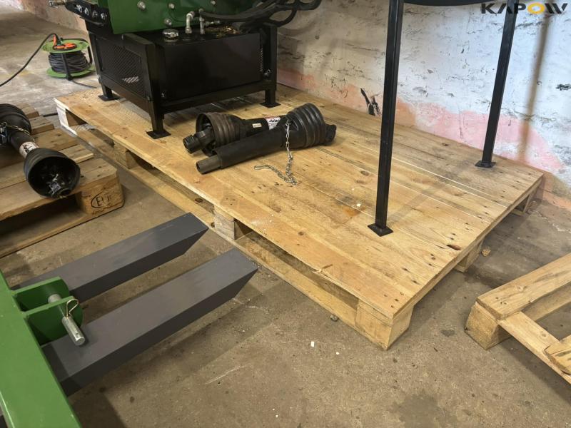 Machine pallets 9 pcs. 12