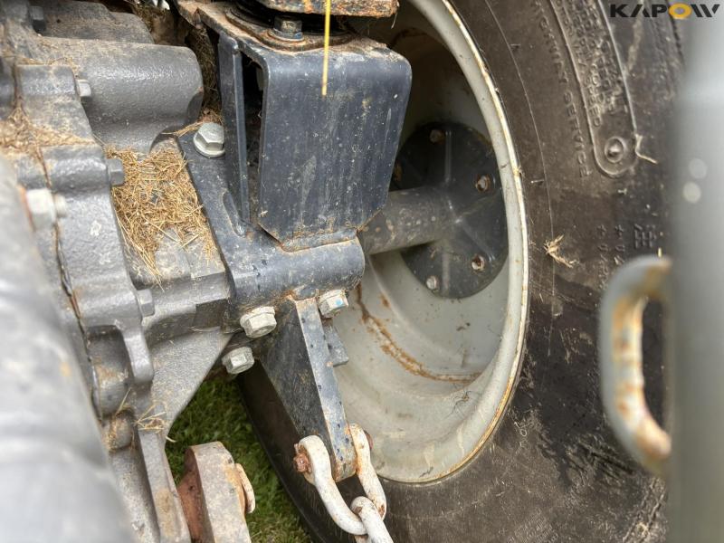 Massey Ferguson 1735 4WD tractor 35