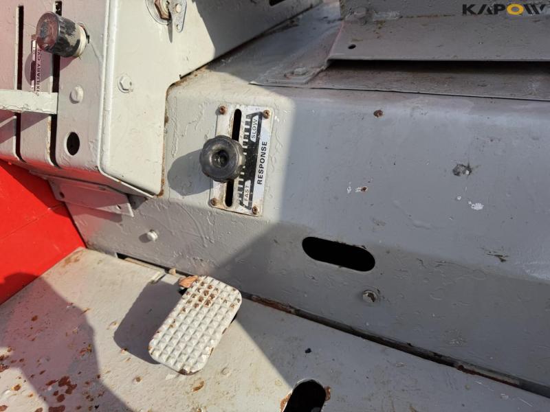 Massey Ferguson 1080 tractor 40